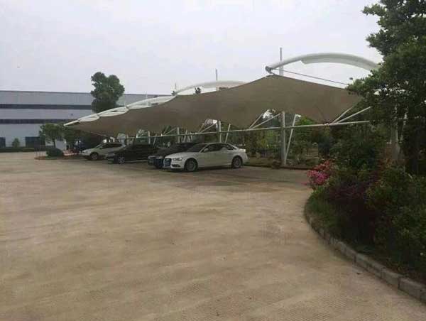 潍坊市中心血站建造采血车膜结构停车棚工程